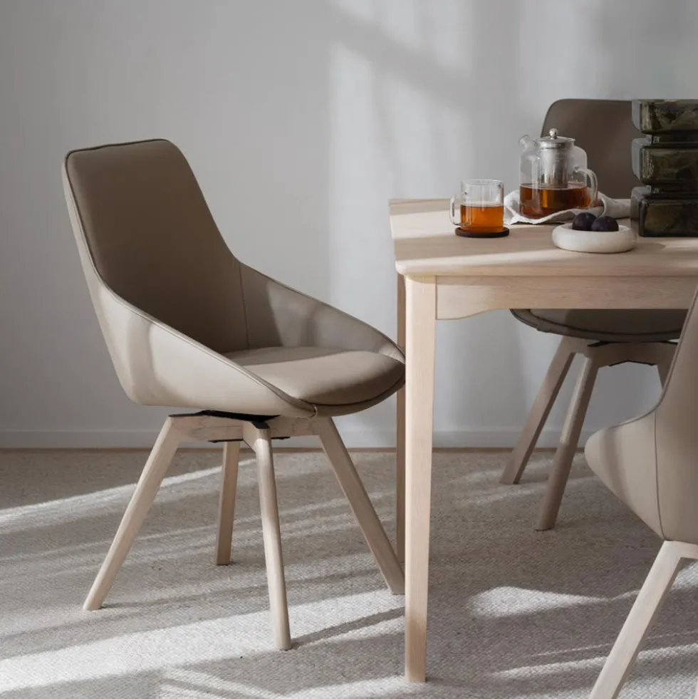 Alison snurrstol läder beige /trä