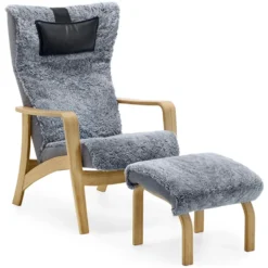 Brilliant fåtölj inkl. pall – fårskinn graphite/ ek