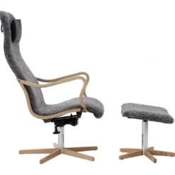 Chic fåtölj trä inkl. pall – fårskinn scandinavian grey