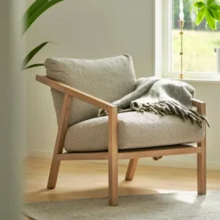 Dixie fåtölj – tyg Rocco 16 beige /vitoljad ek