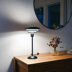 Epsilon bordslampa liten svart