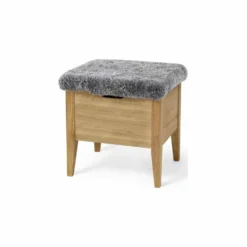 Klinte bänk 45 ek/ äkta fårskinn