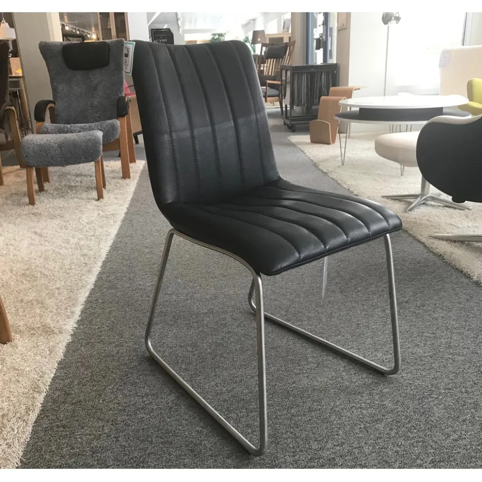 Lux stol svart /borstat stål