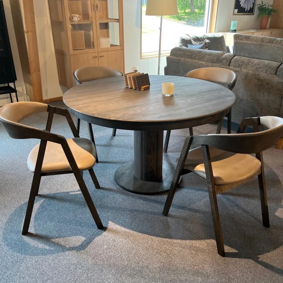 Orlando runt matbord Elly karmstol